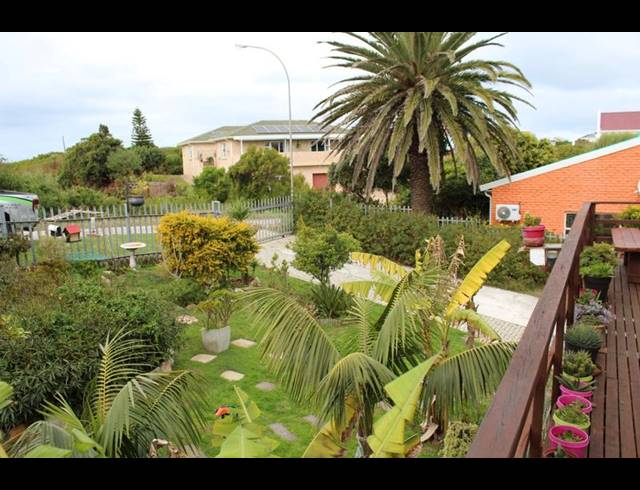 6 BEDROOM HOUSE FOR SALE IN PARADISE BEACH